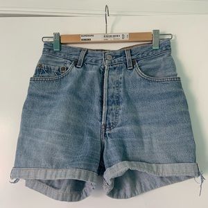 Vintage Levi shorts. Short and figure hugging. Fits an xs